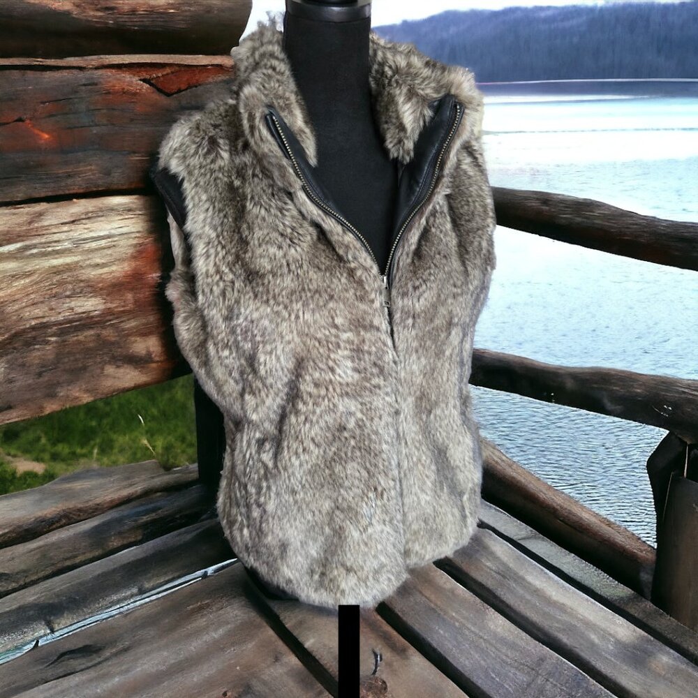 BANANA REPUBLIC (SMALL) Faux Fur Zip Up Vest